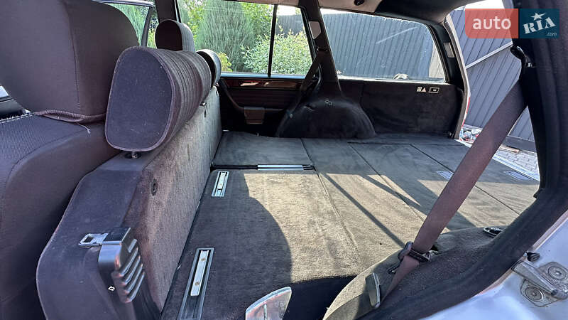 Универсал Mercedes-Benz E-Class 1992 в Киеве фото 13 Универсал Mercedes-Benz E-Class 1992 в Киеве