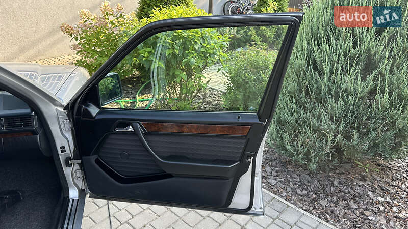 Универсал Mercedes-Benz E-Class 1992 в Киеве фото 25 Универсал Mercedes-Benz E-Class 1992 в Киеве