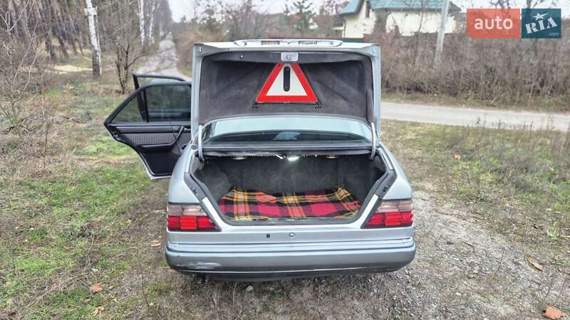 Седан Mercedes-Benz E-Class 1994 в Гостомелі
