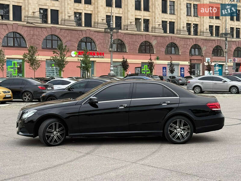 Седан Mercedes-Benz E-Class 2013 в Львові