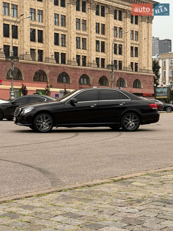 Седан Mercedes-Benz E-Class 2013 в Львові