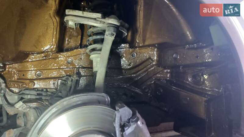 Седан Mercedes-Benz E-Class 2002 в Києві фото 31 Седан Mercedes-Benz E-Class 2002 в Києві