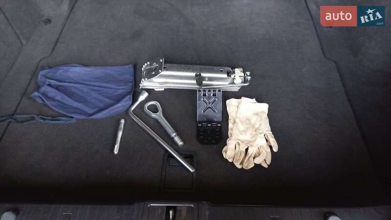 Седан Mercedes-Benz E-Class 2002 в Києві фото 50 Седан Mercedes-Benz E-Class 2002 в Києві