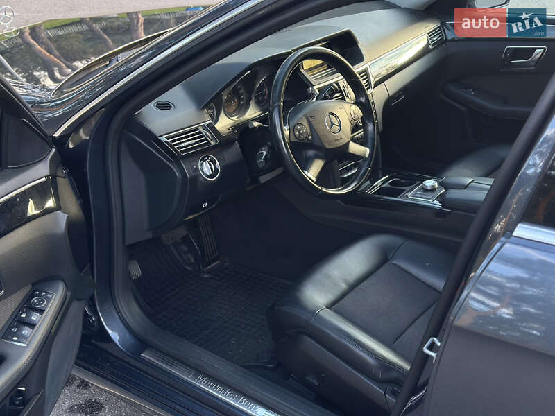 Седан Mercedes-Benz E-Class 2011 в Киеве фото 30 Седан Mercedes-Benz E-Class 2011 в Киеве