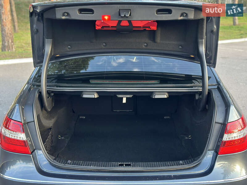 Седан Mercedes-Benz E-Class 2011 в Киеве фото 34 Седан Mercedes-Benz E-Class 2011 в Киеве