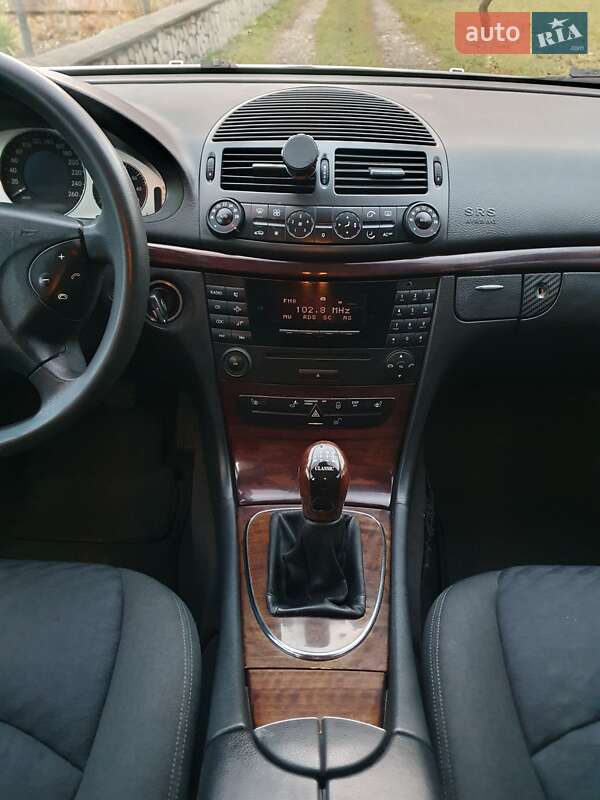Седан Mercedes-Benz E-Class 2003 в Косове фото 23 Седан Mercedes-Benz E-Class 2003 в Косове