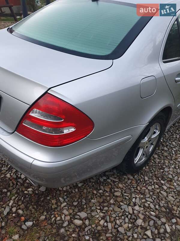 Седан Mercedes-Benz E-Class 2003 в Косове фото 13 Седан Mercedes-Benz E-Class 2003 в Косове