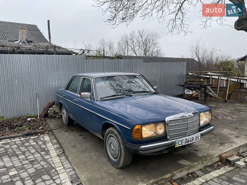Седан Mercedes-Benz E-Class 1983 в Черновцах
