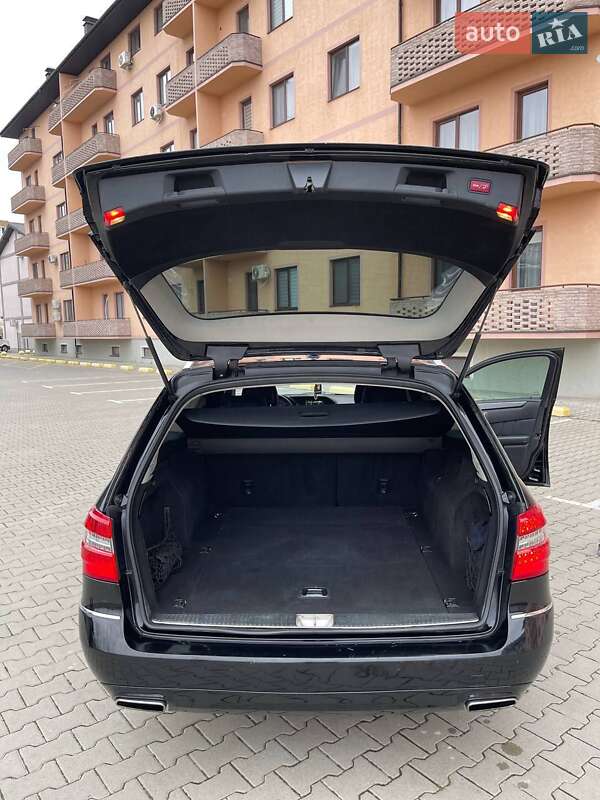 Універсал Mercedes-Benz E-Class 2011 в Ужгороді