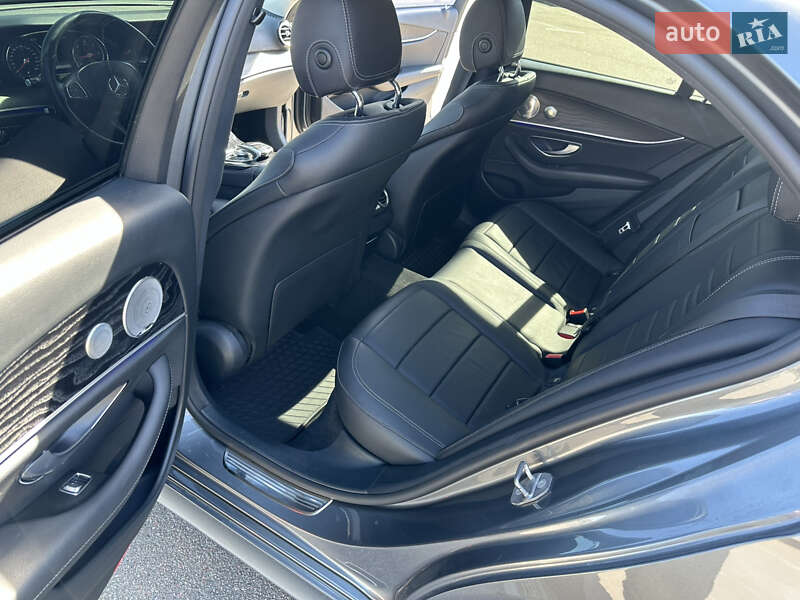 Седан Mercedes-Benz E-Class 2016 в Киеве