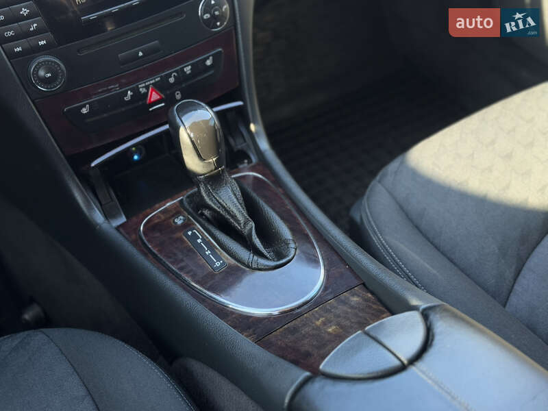 Седан Mercedes-Benz E-Class 2005 в Бердичеві