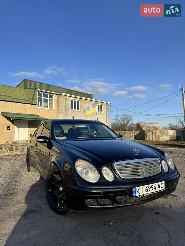 Седан Mercedes-Benz E-Class 2004 в Киеве