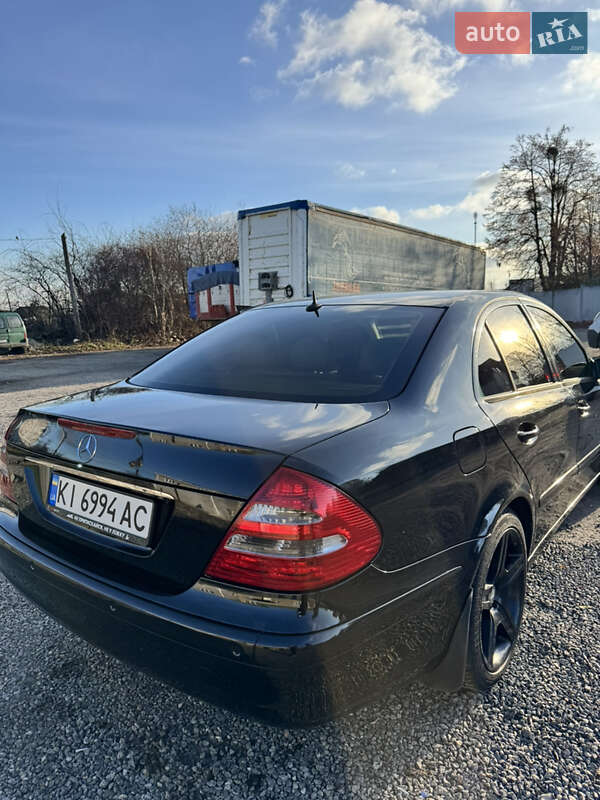 Седан Mercedes-Benz E-Class 2004 в Киеве