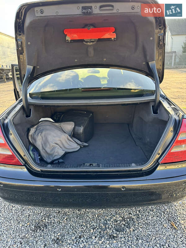 Седан Mercedes-Benz E-Class 2004 в Киеве