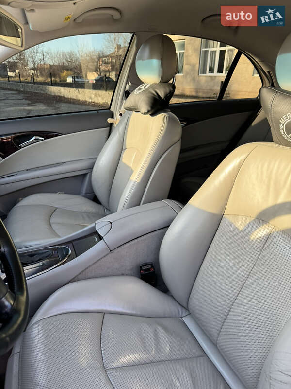 Седан Mercedes-Benz E-Class 2004 в Киеве