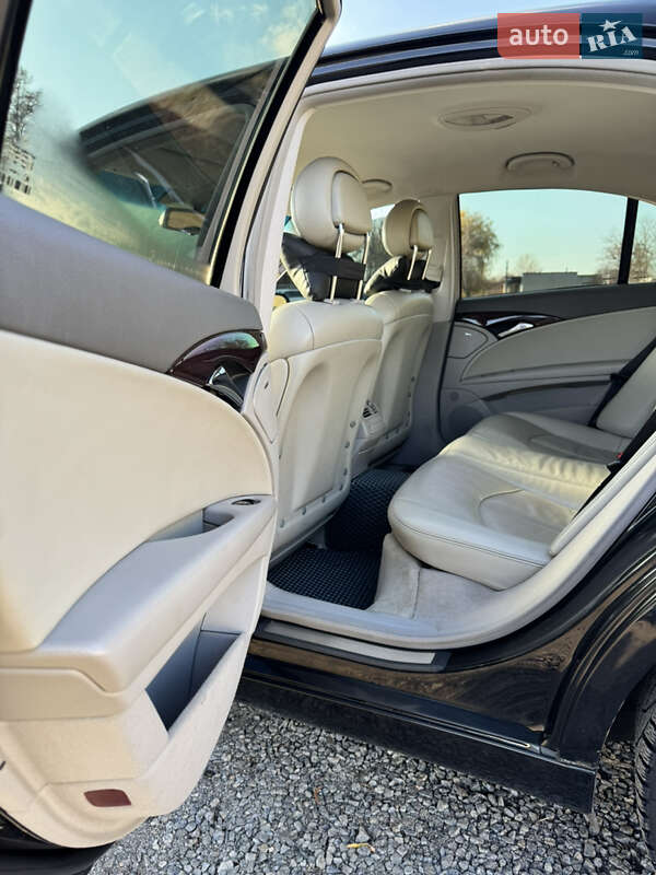 Седан Mercedes-Benz E-Class 2004 в Киеве