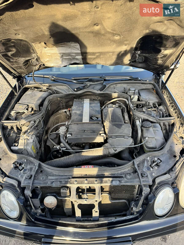 Седан Mercedes-Benz E-Class 2004 в Киеве