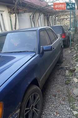 Седан Mercedes-Benz E-Class 1988 в Ужгороде