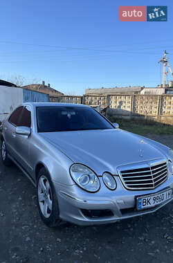 Седан Mercedes-Benz E-Class 2003 в Рівному