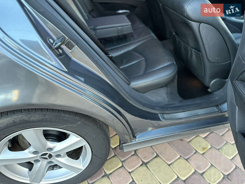 Седан Mercedes-Benz E-Class 2005 в Виннице