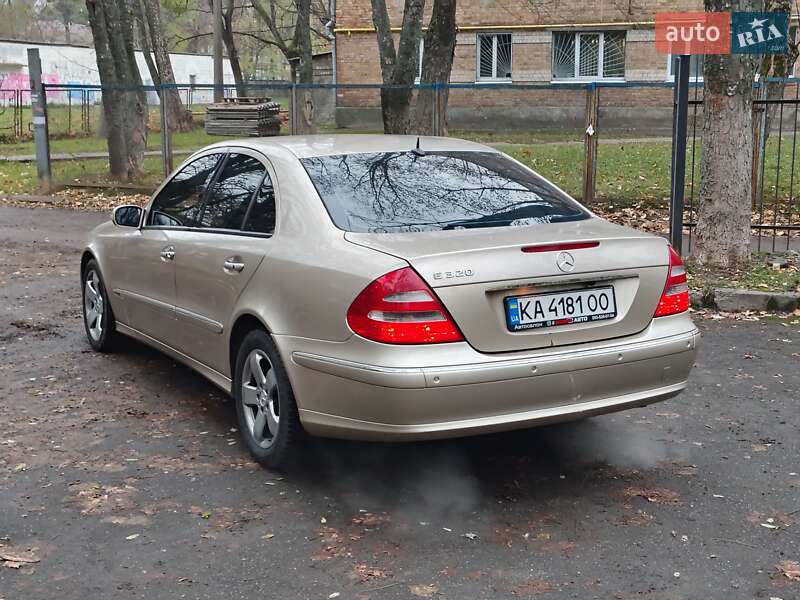 Седан Mercedes-Benz E-Class 2004 в Киеве