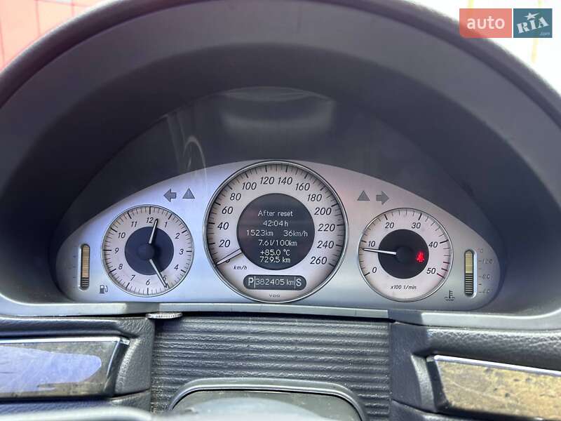 Седан Mercedes-Benz E-Class 2003 в Киеве