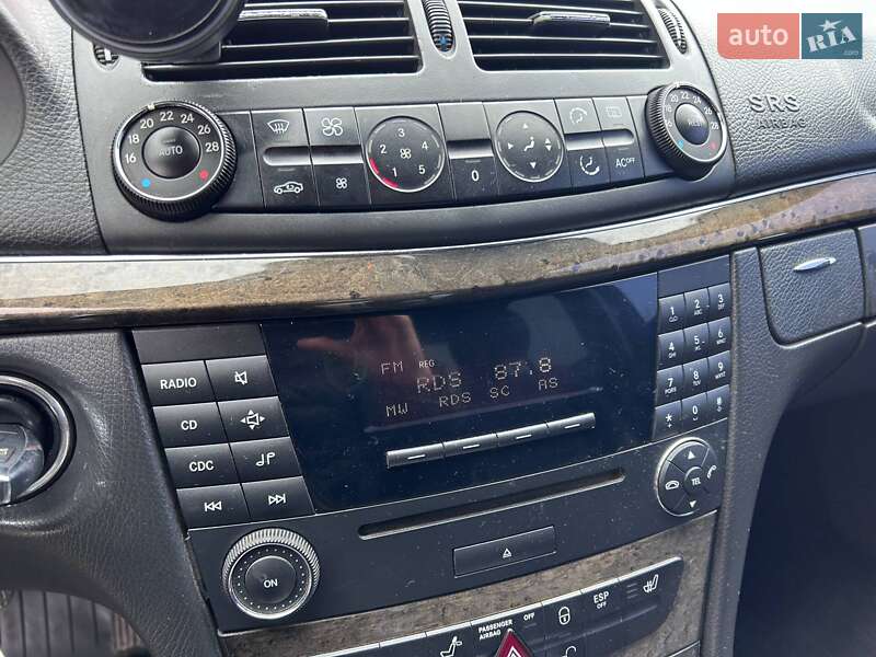 Седан Mercedes-Benz E-Class 2003 в Киеве