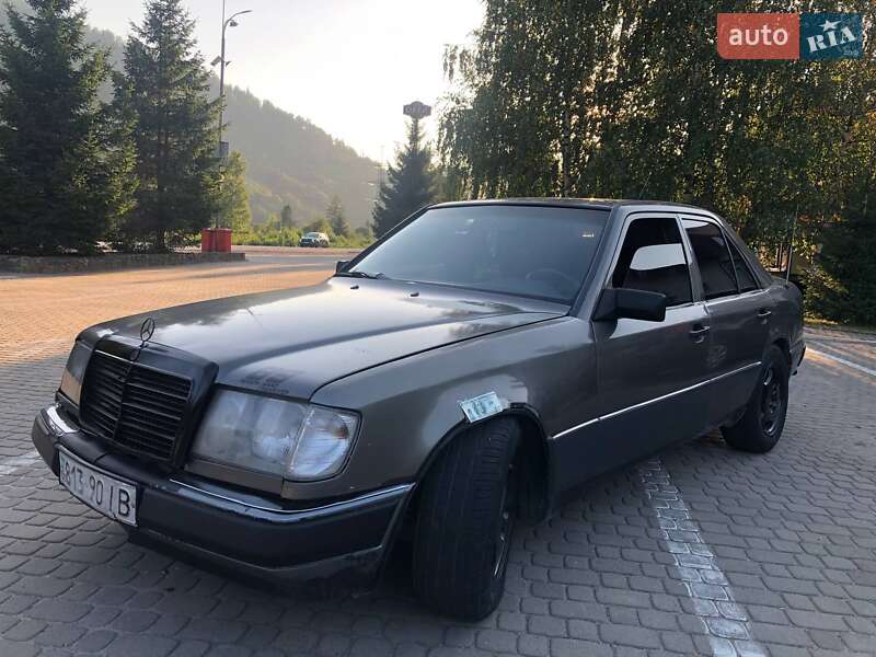 Седан Mercedes-Benz E-Class 1993 в Сквире