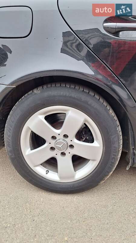 Седан Mercedes-Benz E-Class 2004 в Ивано-Франковске