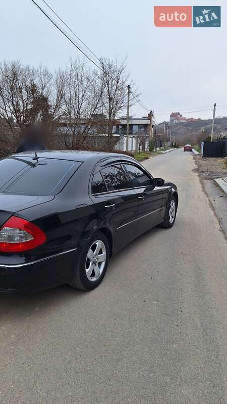 Седан Mercedes-Benz E-Class 2004 в Ивано-Франковске