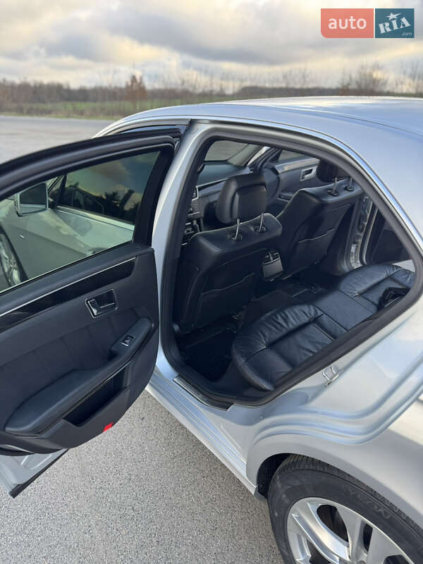 Седан Mercedes-Benz E-Class 2010 в Звенигородке