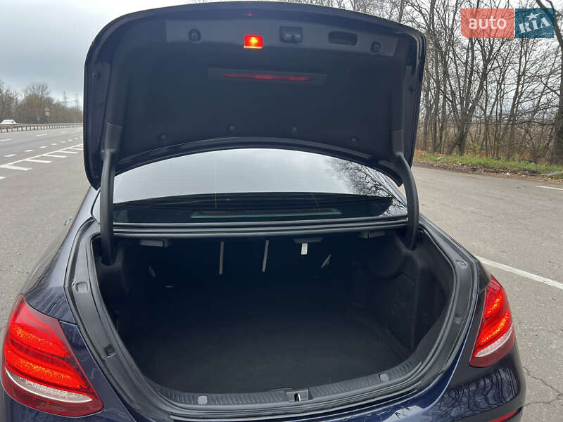 Седан Mercedes-Benz E-Class 2019 в Бродах