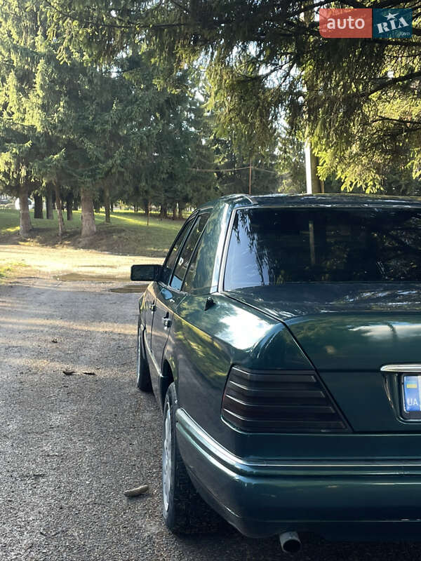 Седан Mercedes-Benz E-Class 1995 в Бурштыне фото 9 Седан Mercedes-Benz E-Class 1995 в Бурштыне