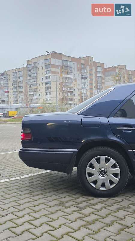 Седан Mercedes-Benz E-Class 1995 в Хмельницком