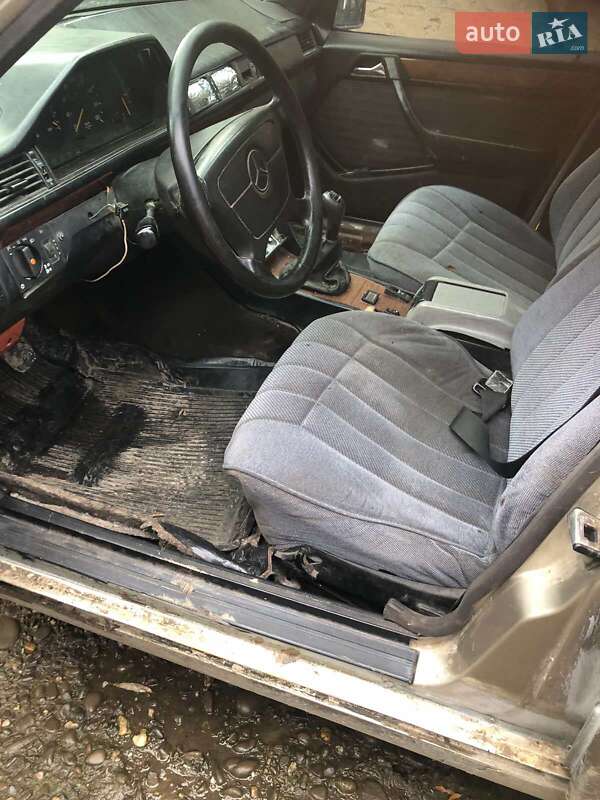 Седан Mercedes-Benz E-Class 1992 в Ужгороде фото 17 Седан Mercedes-Benz E-Class 1992 в Ужгороде
