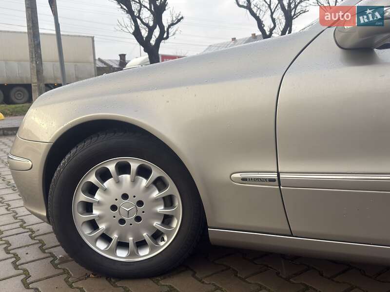 Седан Mercedes-Benz E-Class 2004 в Ивано-Франковске