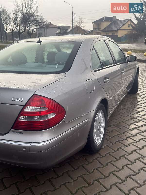 Седан Mercedes-Benz E-Class 2004 в Ивано-Франковске