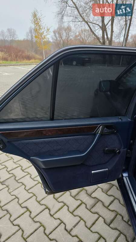 Седан Mercedes-Benz E-Class 1995 в Хмельницком