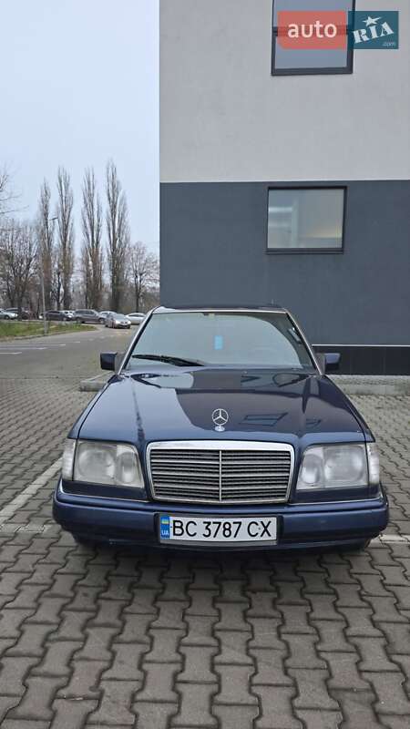 Седан Mercedes-Benz E-Class 1995 в Хмельницком