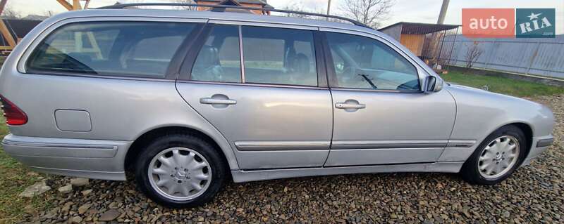 Универсал Mercedes-Benz E-Class 2001 в Косове