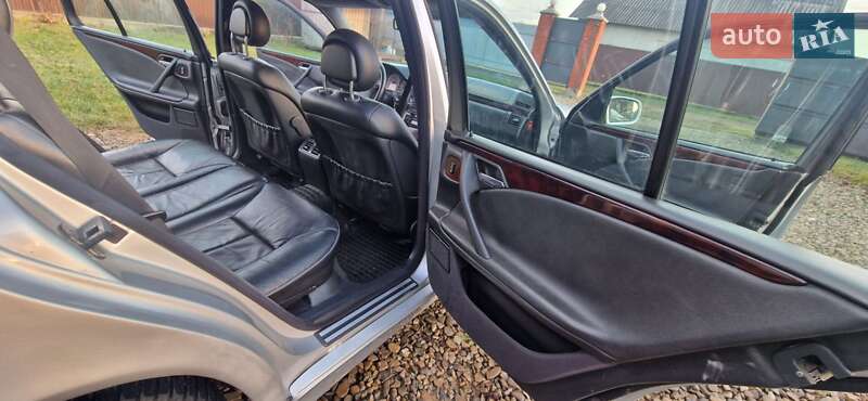 Универсал Mercedes-Benz E-Class 2001 в Косове