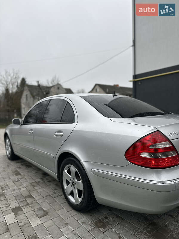Седан Mercedes-Benz E-Class 2002 в Кременце