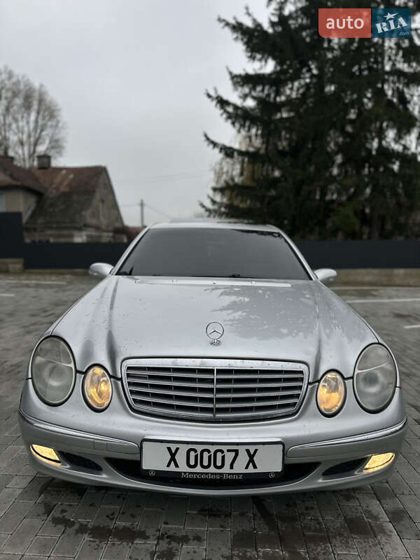 Седан Mercedes-Benz E-Class 2002 в Кременце