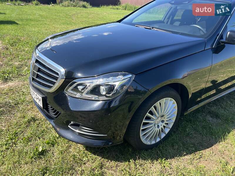 Седан Mercedes-Benz E-Class 2013 в Києві