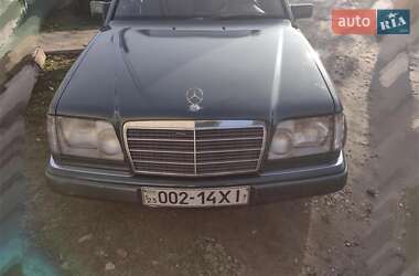 Седан Mercedes-Benz E-Class 1995 в Волочиске