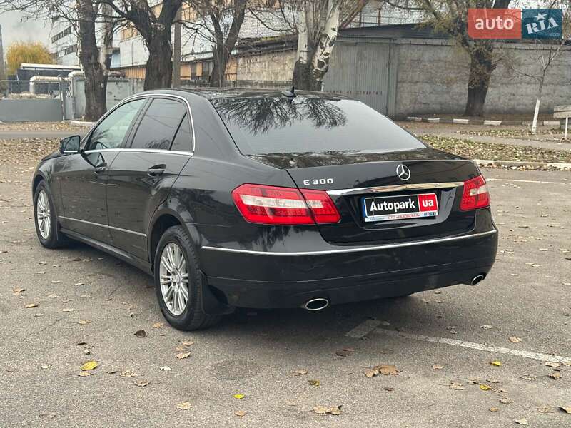 Седан Mercedes-Benz E-Class 2010 в Запоріжжі