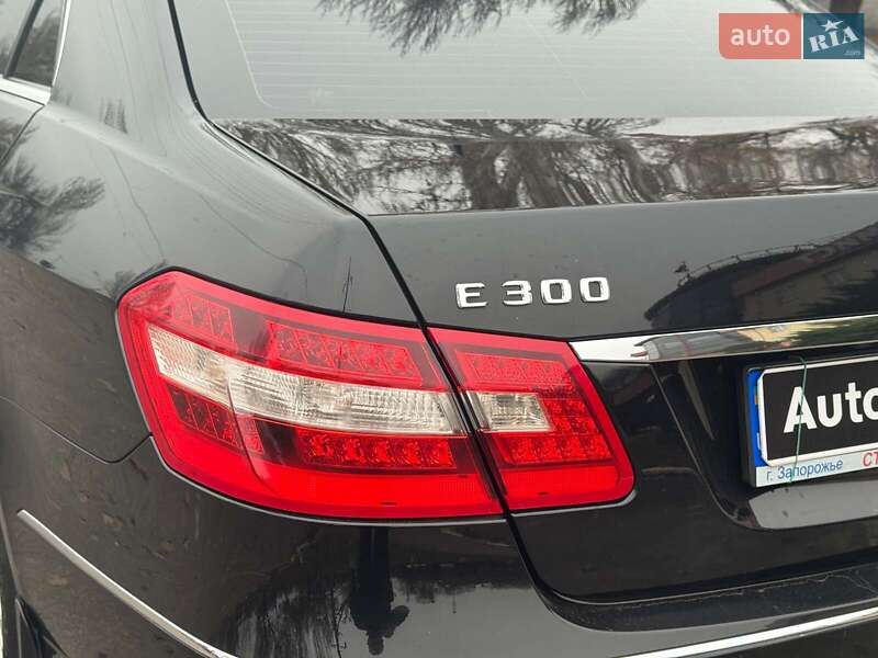 Седан Mercedes-Benz E-Class 2010 в Запоріжжі