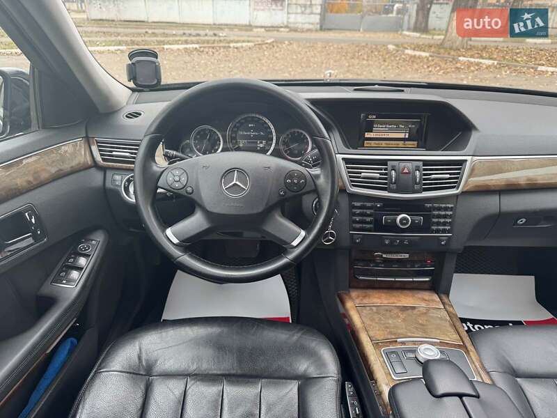 Седан Mercedes-Benz E-Class 2010 в Запоріжжі