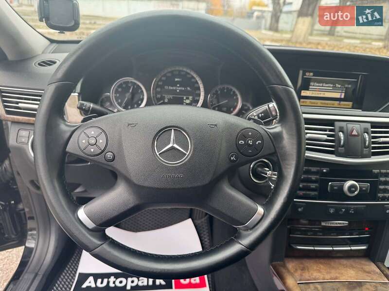 Седан Mercedes-Benz E-Class 2010 в Запоріжжі