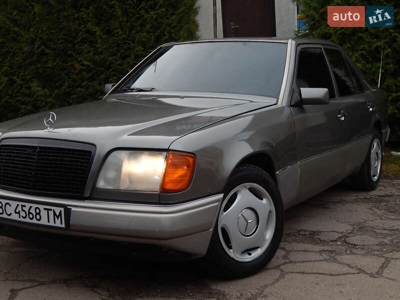 Седан Mercedes-Benz E-Class 1992 в Дрогобыче